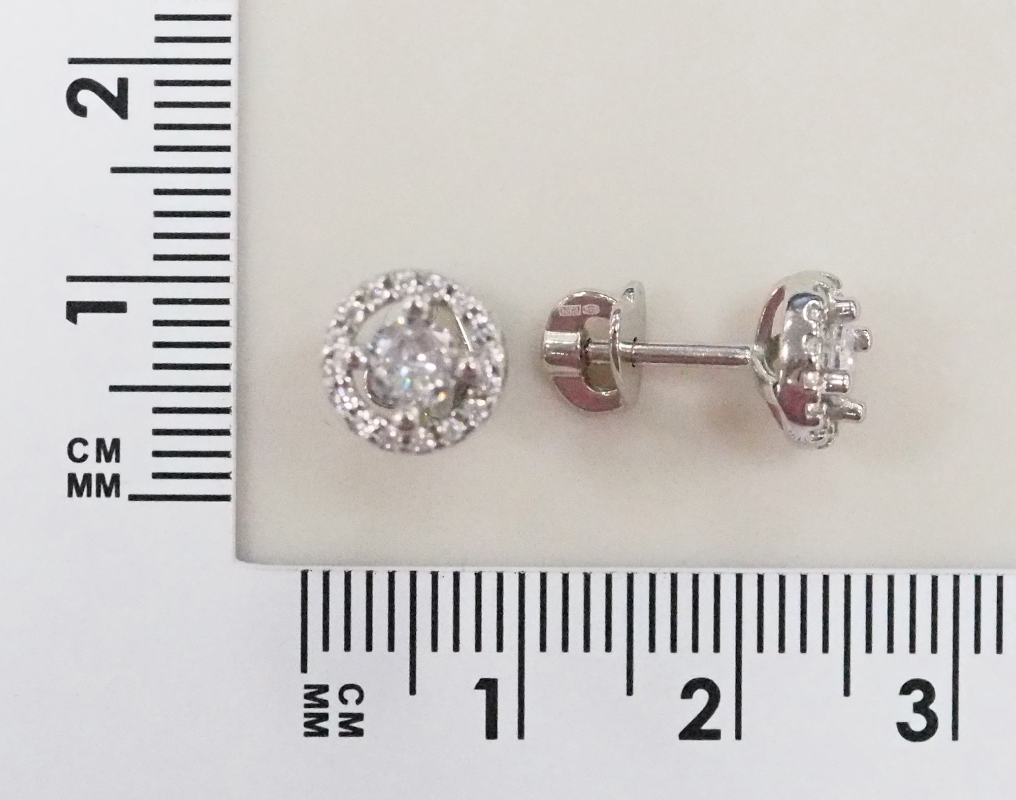 Серебряные серьги-пусеты 925 пробы; вставки 34 Фианит бесцв.;